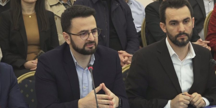 “Armik!”, Endri Shabani i kthehet ashpër Adriatik Lapajt: Ku ta dija unë i ngrati, se armiku…