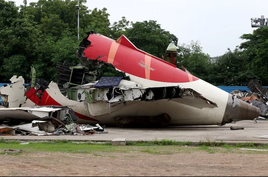 Tragjedia e Air India, ja kush i fiku motorët tre sekonda pas ngritjes, debati mes kapitenit dhe pilotit