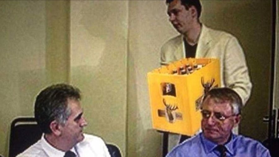 “Vuçiç, ministër propagande i Millosheviçit”, gjermanët tërbohen me deputetin për takimin me liderin serb