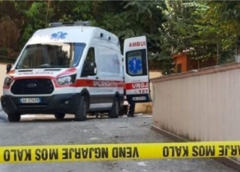 Muri i ndërtesës që po shembte e zë poshtë, ndërron jetë 51-vjeçari në Dimal