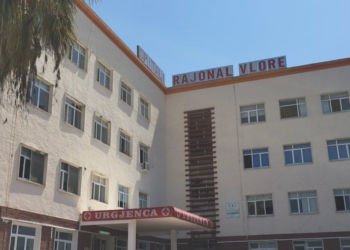 Mbërrin në spital me plagë nga armë zjarri 17-vjeçarja në Vlorë