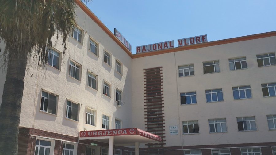 Mbërrin në spital me plagë nga armë zjarri 17-vjeçarja në Vlorë