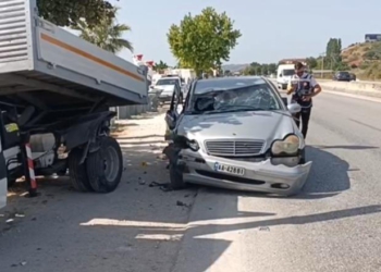 Aksident në autostradën Lushnjë-Rrogozhinë, Benzi përplas kamionçinën e parkuar anës rrugës. 2 të plagosur