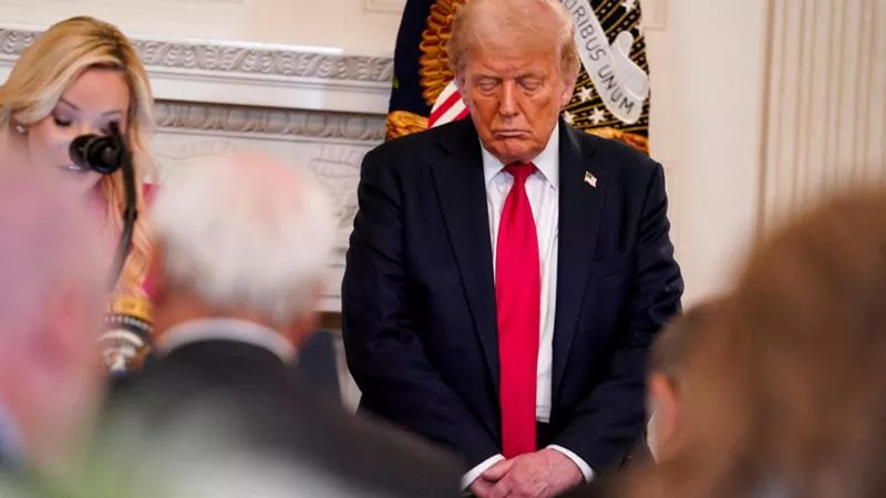 Gjykata Supreme jep dritën jeshile: Trump mund ta shpërbëjë Departamentin e Arsimit dhe të pushojë nga puna 1400 punonjës