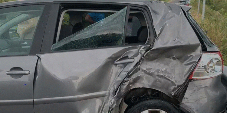 Aksident i trefishtë në Maliq, dy persona të plagosur