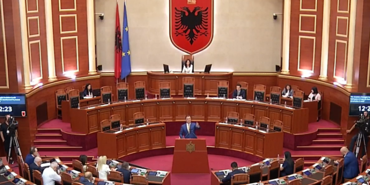 “Mos u sill sikur ke ardhur nga mali”, Spiropali përplaset me Nokën: Kujdes me fjalët, uluni në vend mos të përjashtoj