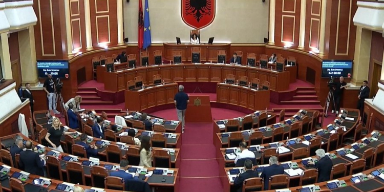 Seanca e fundit e Kuvendit, miratohet me 71 vota akti normativ për ndryshime në buxhetin 2025
