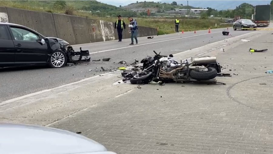 Humbi kontrollin e motorit dhe u përplas me një makinë në Lezhë–Shkodër, ndërron jetë turisti i huaj