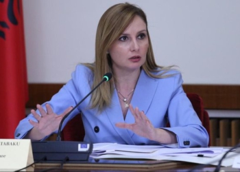 Aksioni i qeverisë për lirimin e hapësirave publike, Tabaku: Përsëritje të skenarëve të vjetër