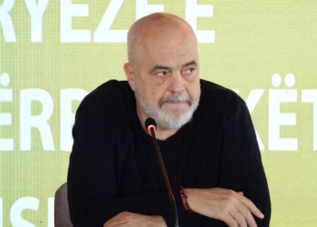 Takimi në Cërrik, Rama kritika kryebashkiakëve: Jeni shkëputur nga fshati, bëni kthesë! 