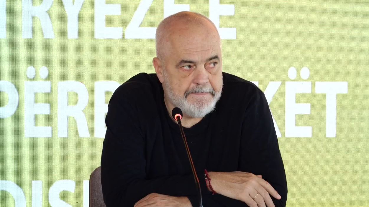 Takimi në Cërrik, Rama kritika kryebashkiakëve: Jeni shkëputur nga fshati, bëni kthesë! 