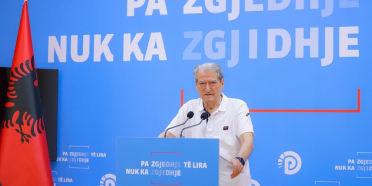 Berisha akuza Celibashit: Si u morën 350 kuti votimi nga magazinat e KQZ-së