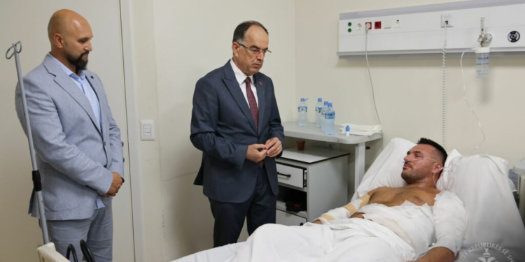 Begaj viziton shefin e Komisariatit që u lëndua nga zjarri: Shembulli i tij, frymëzim për ne
