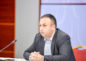 Ministri Hoxha: 120 persona të proceduar për zjarrvënie, 21 janë arrestuar