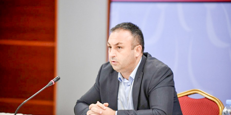 Ministri Hoxha: 120 persona të proceduar për zjarrvënie, 21 janë arrestuar