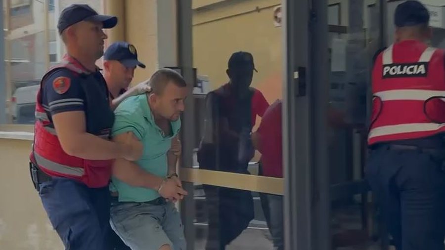 Tronditi opinionin publik! 36-vjeçari në Fier mbërrin në gjykatë, pohon që ka abuzuar me vajzën e tij