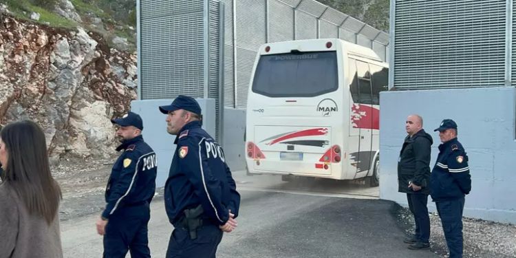 Ministria e Brendshme italiane: Protokolli me Shqipërinë, “model për Evropën”
