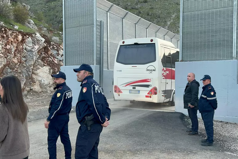 Ministria e Brendshme italiane: Protokolli me Shqipërinë, “model për Evropën”