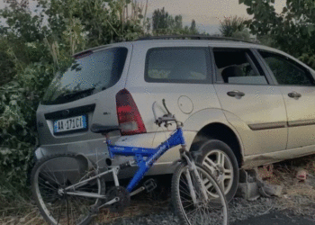 Aksident në Lezhë, makina përplas të miturin, transportohet te “Trauma”