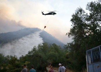 Pamje që tregojnë situatën alarmante në Kalasë, në ndihmë edhe një helikopter Black Hawk (FOTO)