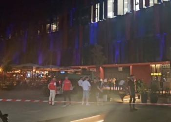 PAMJET: IKMT nuk ndalet, “shkul” kafenetë rreth stadiumit “Air Albania”