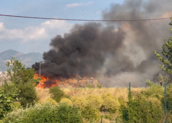 24 vatra zjarri të raportuara në 24 orë, 6 zona ende aktive. Mes tyre edhe landfilli i Elbasanit