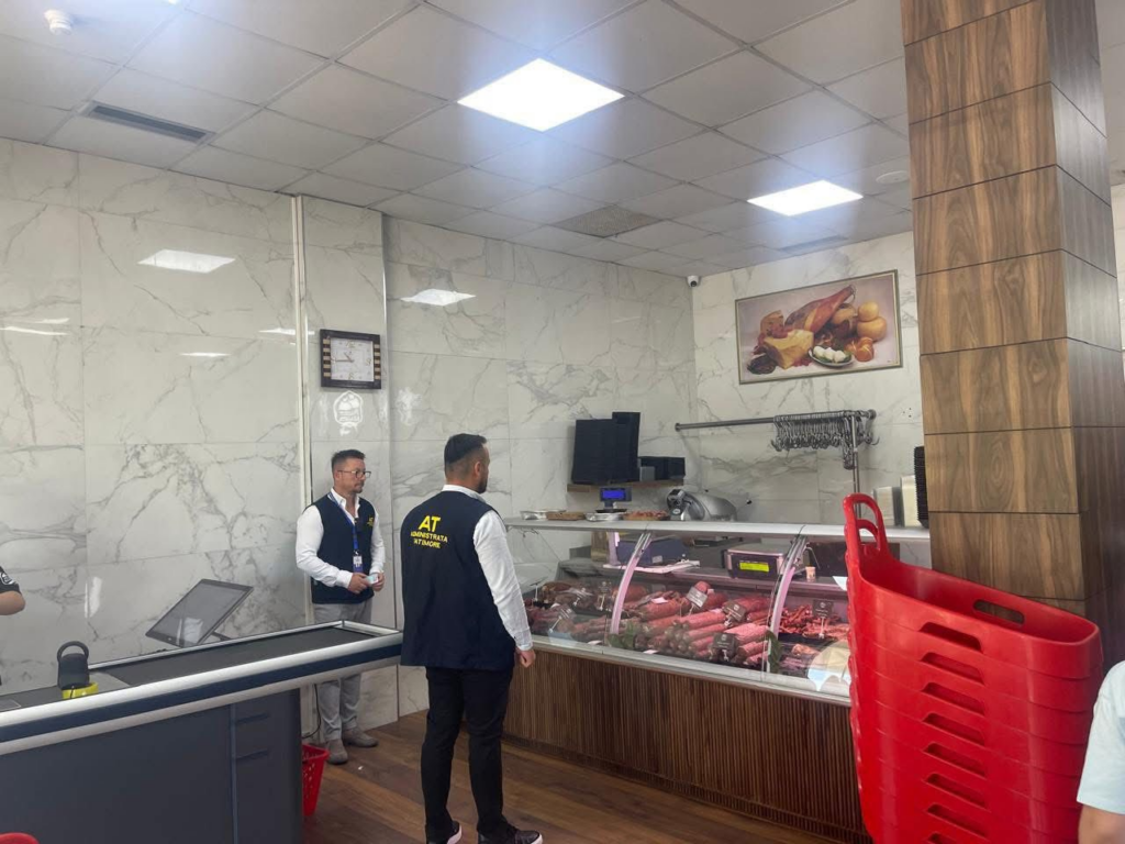 “Në tre ditë bllokuam 20 ton mallra”, Tatimet apel bizneseve: Lëshoni faturë fiskale për ushqimet