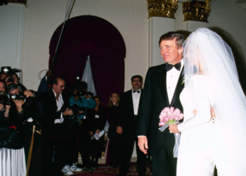 Epstein, edhe në dasmën e Trump/ CNN nxjerr pamjet, acarohet Presidenti: Po bëni shaka?!