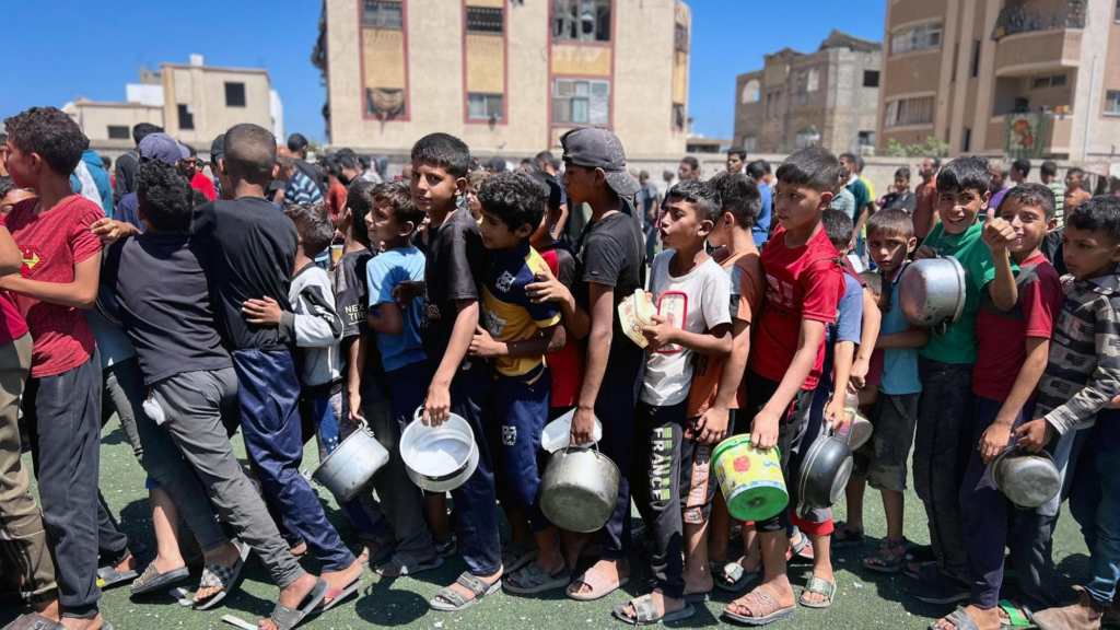 “E pashë vajzën time duke vdekur nga uria dhe s’munda ta ndihmoja”, dëshmia tronditëse e një babai nga Gaza