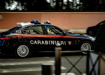 Tentoi të vrasë bashkatdhetarin me thikë për arsye xhelozie, arrestohet 43-vjeçari shqiptar në Itali