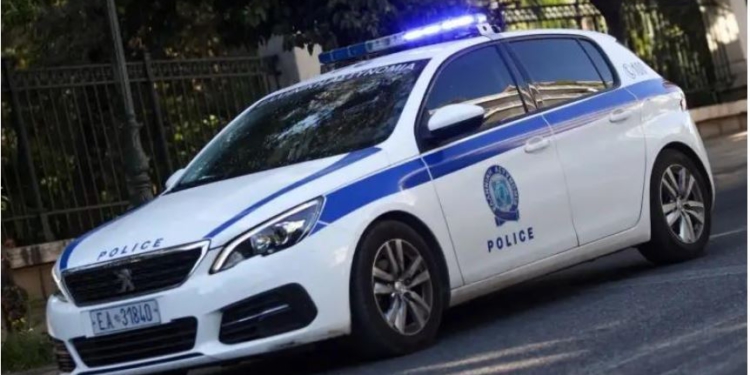 Mediat greke: Tentoi të rrëmbejë vajzën nga nëna e saj dhe u fsheh në pyll, policia prangos 48-vjeçarin shqiptar   