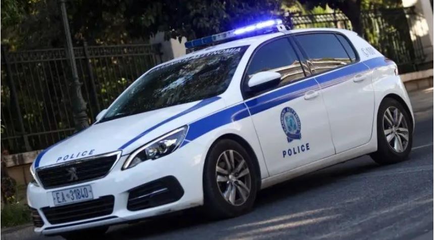 Mediat greke: Tentoi të rrëmbejë vajzën nga nëna e saj dhe u fsheh në pyll, policia prangos 48-vjeçarin shqiptar   