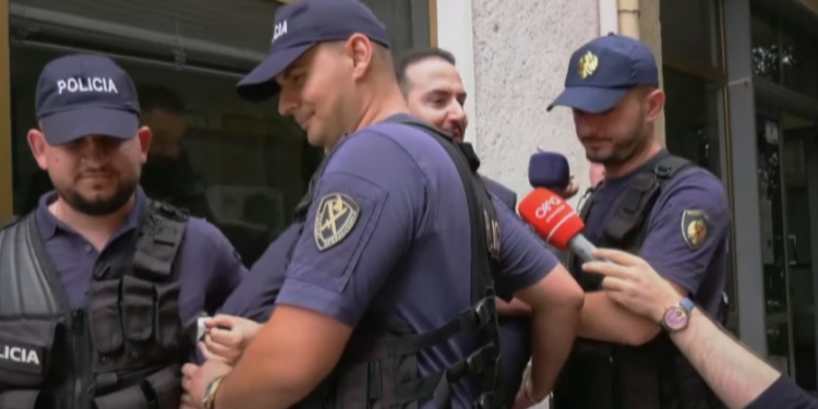U lirua nga qelia pas 10 muajsh në burg, Ervin Salianji del nga gjykata, ja çfarë deklaroi për mediat