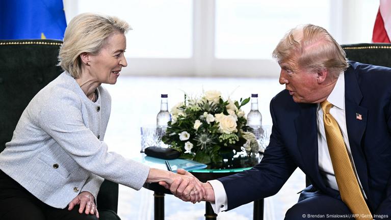 Analizë/ Tarifat trefishohen (pa arsye): Pse Europa vendosi të pajtohet me Amerikën e Trump-it?