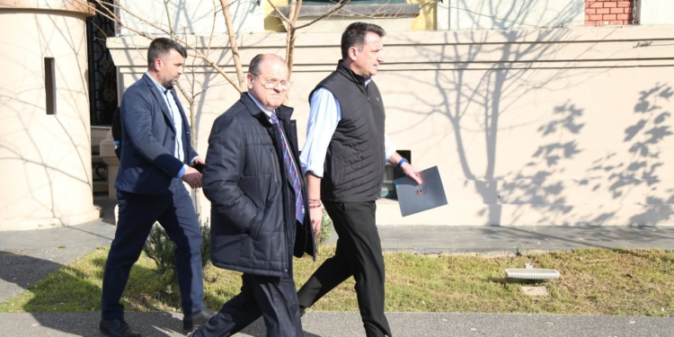 Mbrojtja e Veliajt, shkresë ‘Burgjeve’: Duam informacion mbi trajtimin në spital dhe masat e sigurisë gjatë shoqërimit atje