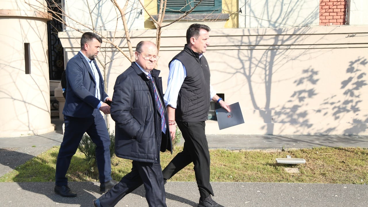 Mbrojtja e Veliajt, shkresë ‘Burgjeve’: Duam informacion mbi trajtimin në spital dhe masat e sigurisë gjatë shoqërimit atje