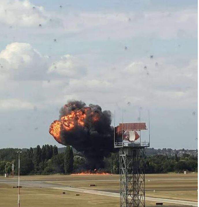 Panik në aeroportin e Southend në Angli, avioni rrëzohet pak minuta pas ngritjes nga pista (VIDEO)