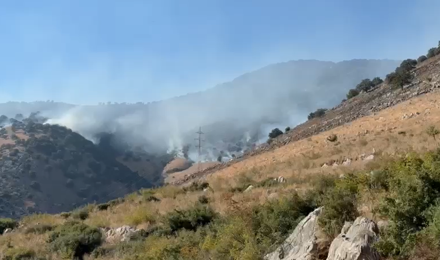 Zjarret në Dukat të Vlorës, ‘lind’ një tjetër vatër, flakët rrezikojnë hapësira të mëdha