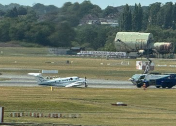 Kaos në aeroportin e Birminghamit, pas uljes emergjente të një avioni privat