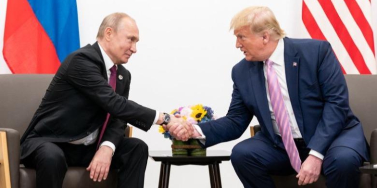 E konfirmon Kremlini: Trump dhe Putin do të takohen në ditët në vijim