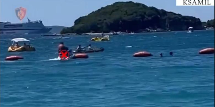 Rrezikoi pushuesit duke lundruar afër plazhit me Jet Ski, gjobitet pronari, bllokohet dhe mjeti 