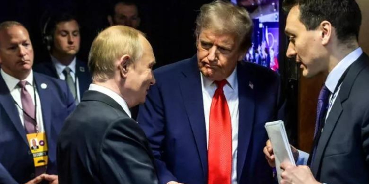 “I turpshëm dhe i neveritshëm”/ Shtypi amerikan dhe ukrainas kritika për takimin Putin-Trump, media ruse duartroket