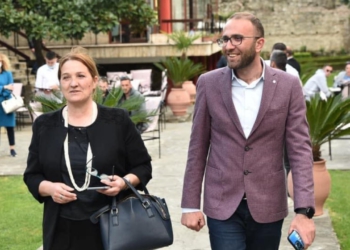 “Heroi im, Gazi”, këshilltari i PD nxjerr shkrimin e Açkës në 2021: Me djem të tillë e kemi gatuar fitoren!