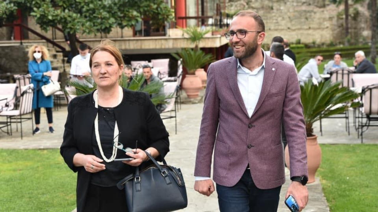 “Heroi im, Gazi”, këshilltari i PD nxjerr shkrimin e Açkës në 2021: Me djem të tillë e kemi gatuar fitoren!