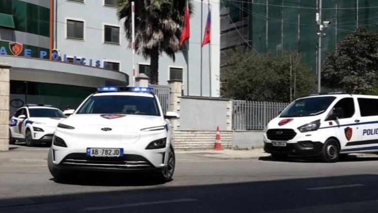 Policia aksion në Durrës/ Shoqërohen disa persona, identifikohen dy prej tyre
