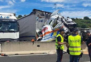 Aksident i tmerrshëm në Itali, tre të vdekur dhe 15 të plagosur