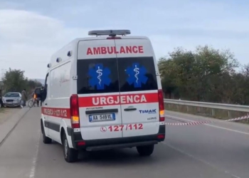 Aksident në aksin “Shkodër-Velipojë”! 20-vjeçari humb kontrollin e mjetit, 3 të plagosur