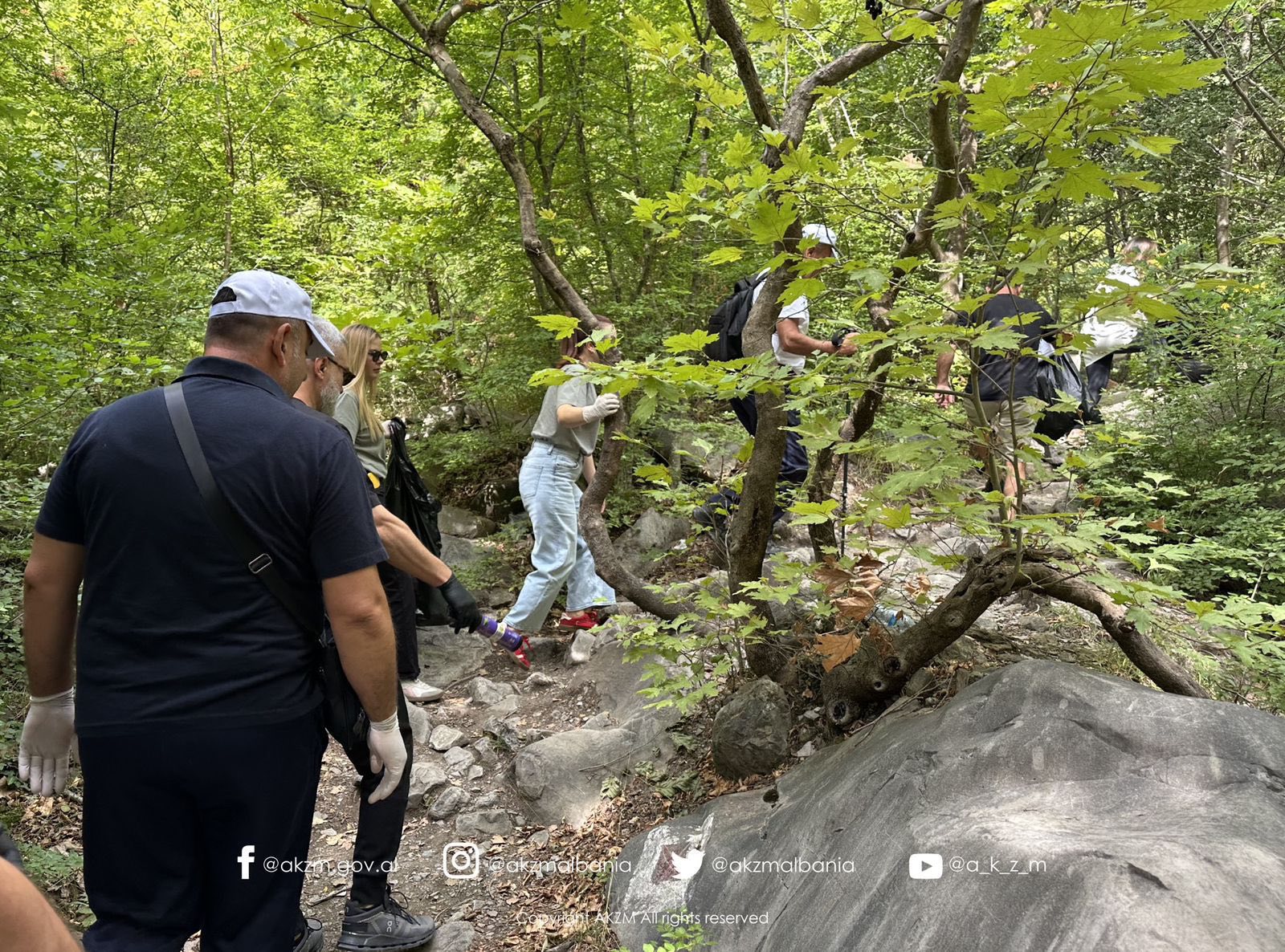 “Male të Pastra”, Rama: Qindra vullnetarë pjesë e aksionit të pastrimit në 10 Parqe Kombëtare