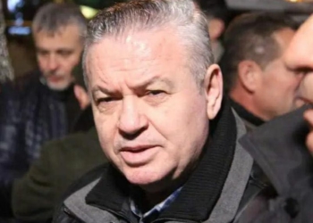 “Qajnë për hotelet e Irfanit e s’flasin për Bankers”, Murrizi: Ja ish-ministri i Berishës që mori 2,7 mln euro