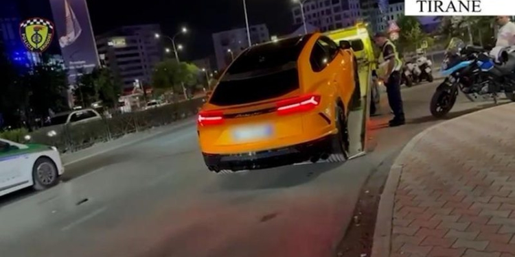 Pesë shoferë tentuan të korruptonin policët dhe 3 ishin në kërkim/ Rrugorja e Tiranës bën bilancin: 66 arrestime në dy javë aksion